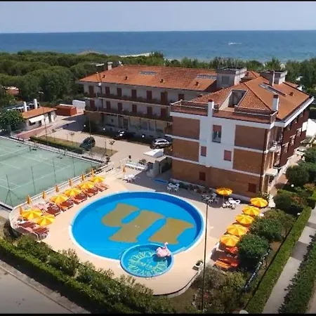 International Hotel-3